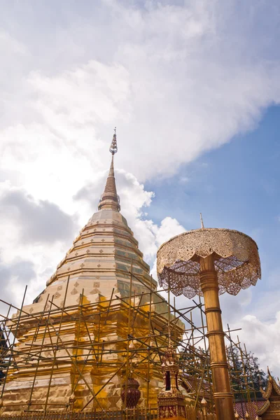 Golden pagoda of wat doi suthep — Stock Photo, Image
