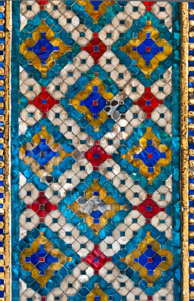 Parede de azulejo padrão tailandês — Fotografia de Stock