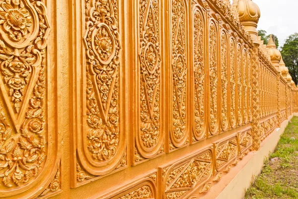 Gouden Thaise patroon gekanteld uit — Stockfoto