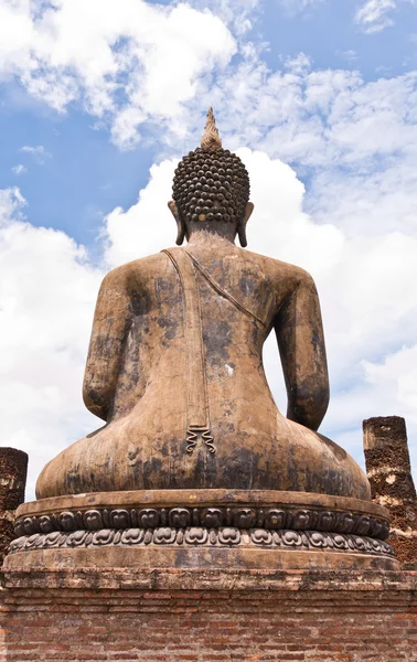 Rückseite der Buddha-Statue senkrecht — Stockfoto