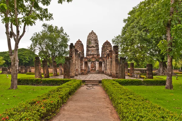 Set van drie pagodes in sukhothai en wandelpad — Stockfoto