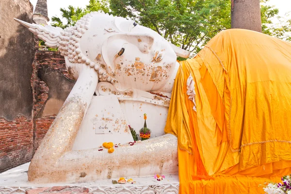 Gesicht der liegenden Buddha-Statue — Stockfoto