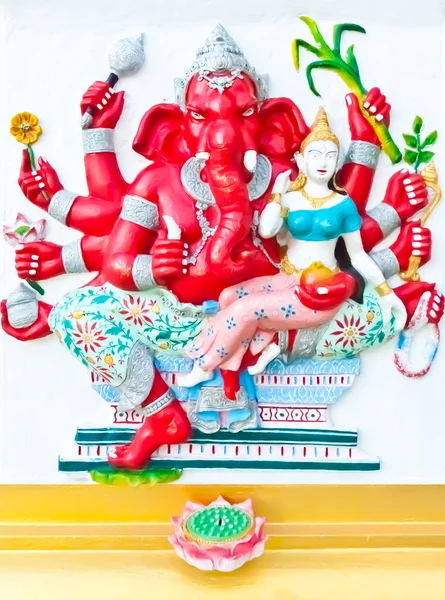 Ganesha rouge à huit mains avec ange — Photo