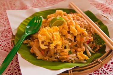 Padthai on banana leaf tilted out