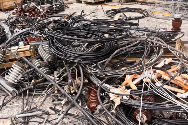 Куча использованного электрического кабеля — стоковое фото
