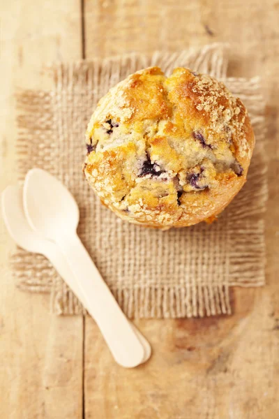 Muffin ai mirtilli in stile rustico — Foto Stock