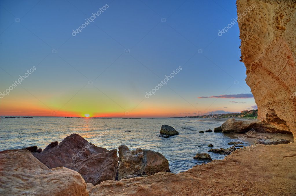 Grotte Di Nerone стоковое фото Lcorsetti 5654502