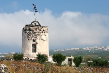 Santorini üzerinde yel değirmeni