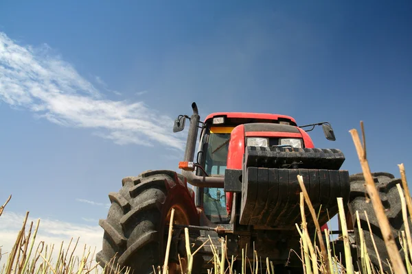 Zemědělství - traktor — Stock fotografie