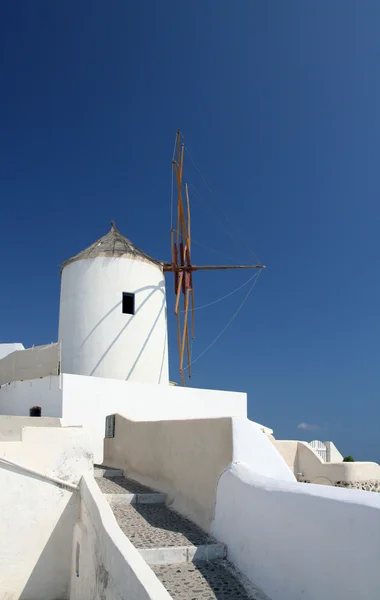 Yel değirmeni Oia (Santorini) — Stok fotoğraf