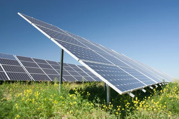 Solární elektrárna — Stock fotografie