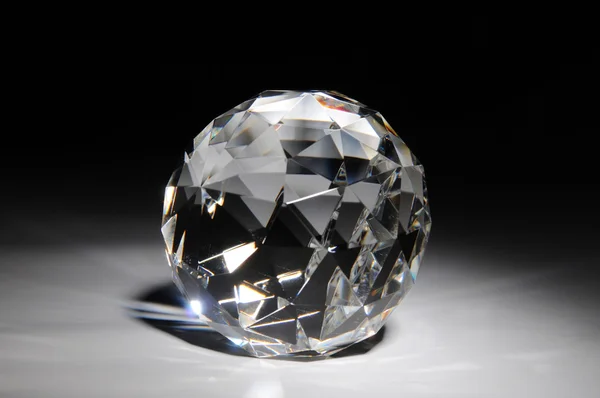 Cristal brilhante forma redonda — Fotografia de Stock