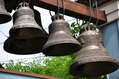 çok sayıda bronz bells