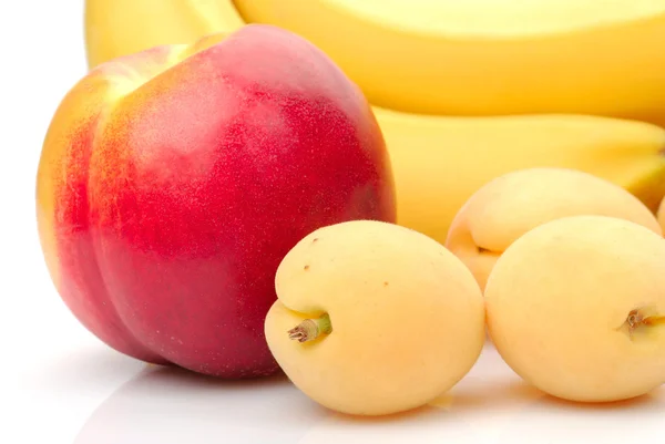 Friss gyümölcsök piros és sárga háttere — Stock Fotó