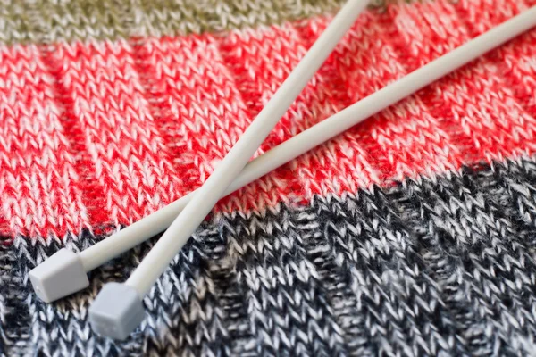 뜨개질과 뜨개질 바늘의 매크로 — 스톡 사진