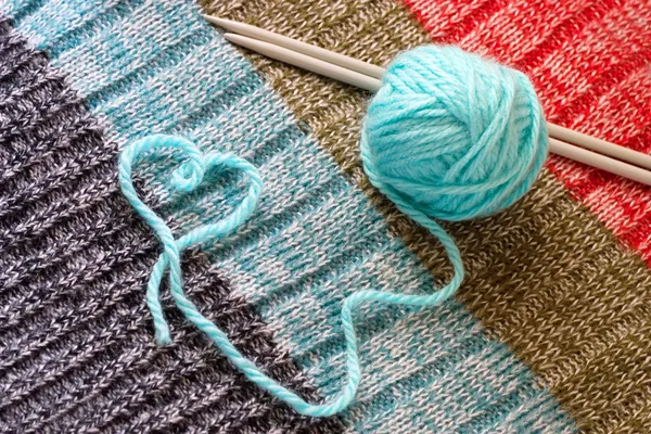 Lavorare a maglia - hobby da cuore ! — Foto Stock