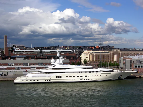 Helsinki. büyük yatı