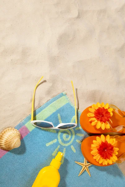 Концепция пляжа с полотенцем — стоковое фото
