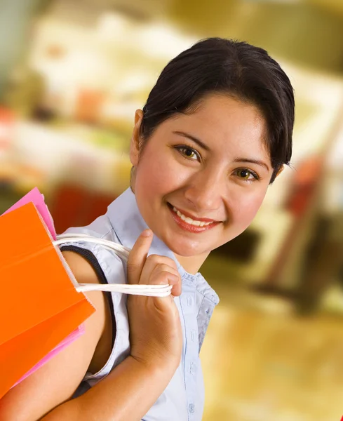 Woman In A Shopping Mall — Stock Photo, Image