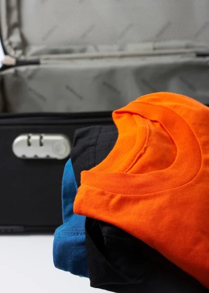 Csomagolás bőröndbe egy utazás — Stock Fotó