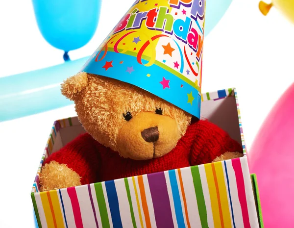 De gift van de verjaardag van Teddy bear of heden — Stockfoto