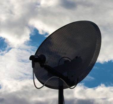 Uydu anteni iletişim için