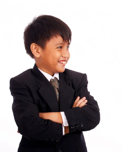 Chlapec v obleku s rukama založenýma na — Stock fotografie
