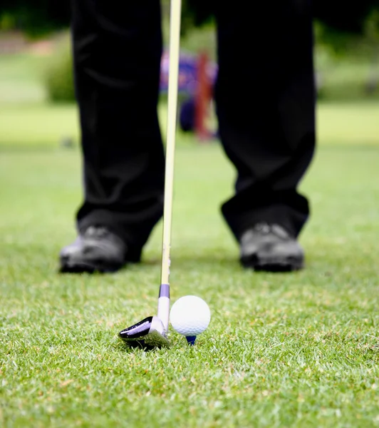 Teeing a golfpályán — Stock Fotó