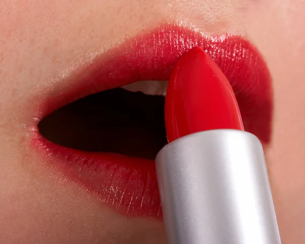 Blussen op lipstick klaar voor goede nacht — Stockfoto