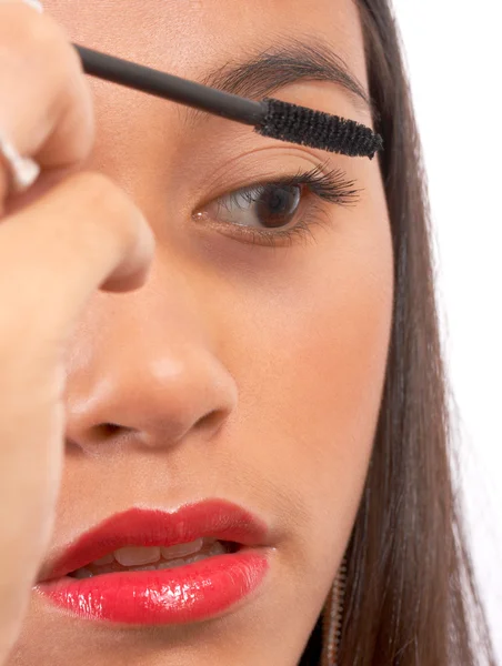 Young Girl Applying Mascara To Eyelashes — Stock Photo, Image