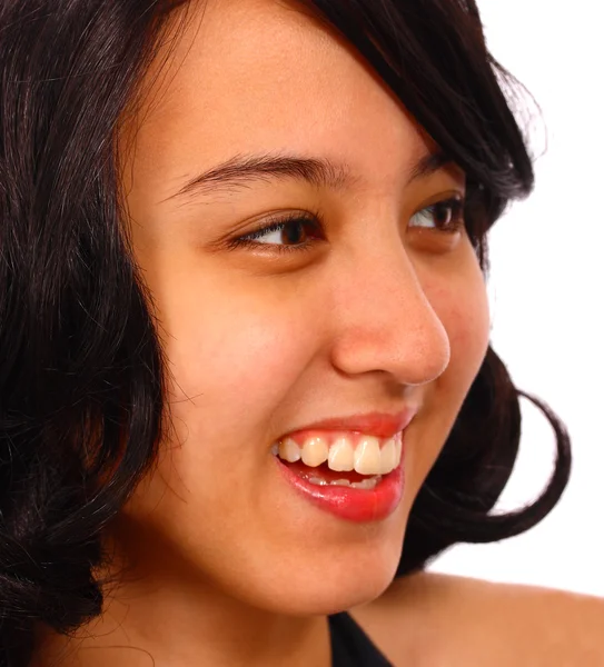Menina asiática atraente feliz e sorridente — Fotografia de Stock