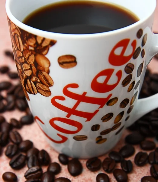 Büyük bardak taze demlenmiş kahve — Stok fotoğraf