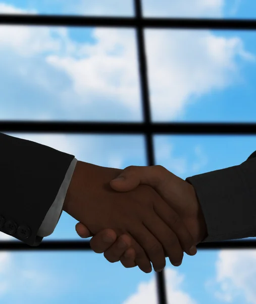 Dos hombres de negocios moviendo las manos después de un acuerdo de negocios —  Fotos de Stock