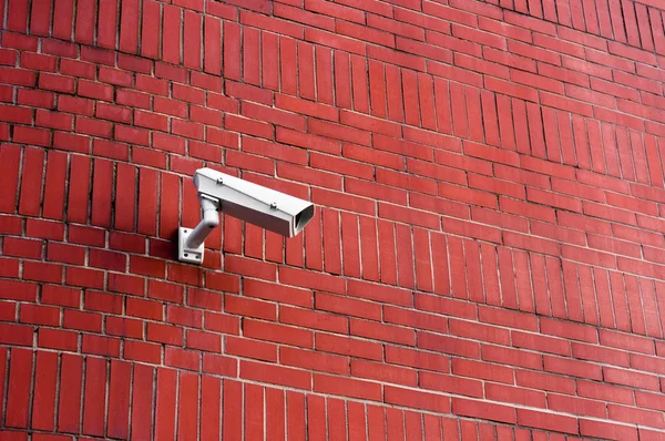 Biztonsági kamera figyeli a minden mozdulatát — Stock Fotó