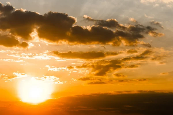 風光明媚なオレンジ日没の空の背景 — ストック写真