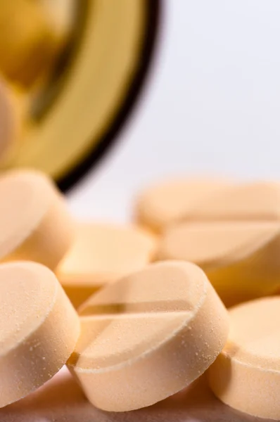 Beyaz arka plan karşı ilaç closeup — Stok fotoğraf