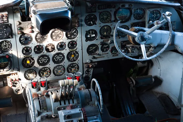 Blick auf das Cockpit eines Flugzeugs — Stockfoto