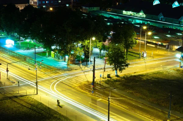 Město v noci v Maďarsku — Stock fotografie