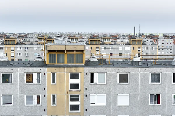 Многие панельные апартаменты в прохладных тонах — стоковое фото