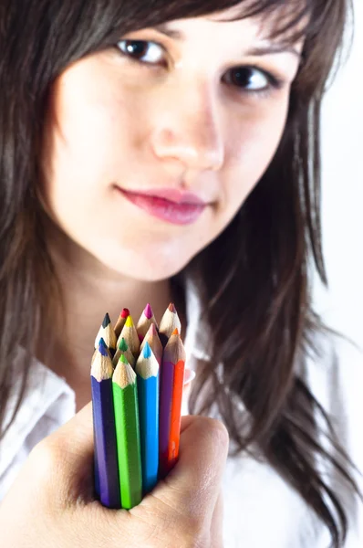 Студентська дівчина з кольоровими олівцями — стокове фото