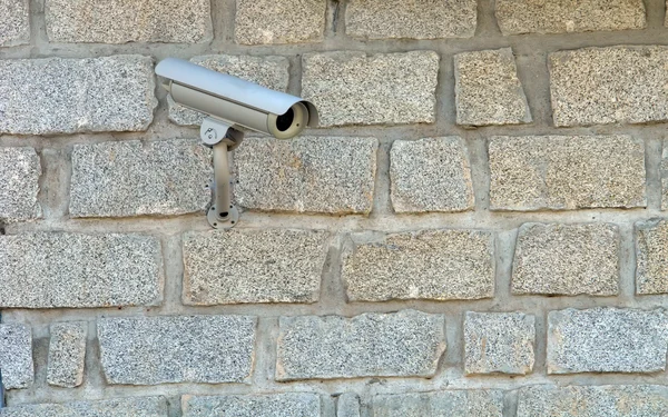 Duvardaki güvenlik kamerası. Telifsiz Stok Fotoğraflar
