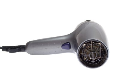 Saç kurutma makinesi beyaza izole edilmiş.