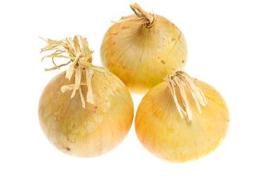 Beyaz arkaplanda soğanlar