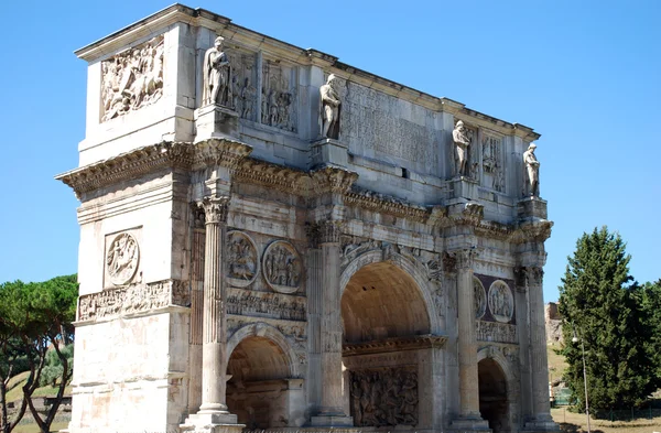 Знаменитая арка Константина — стоковое фото