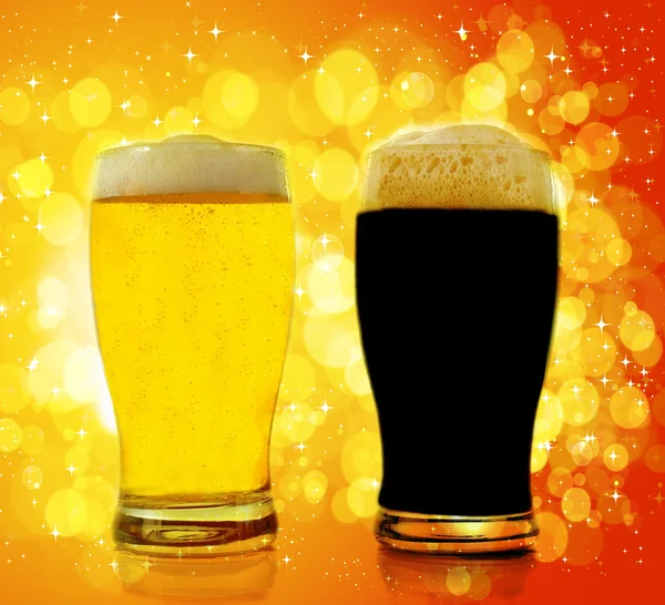黄金和黑色啤酒 — 图库照片