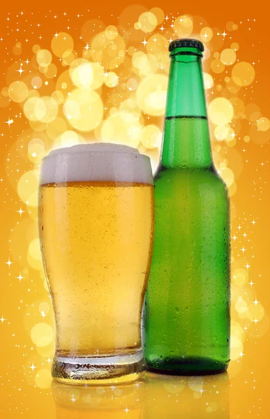 Vaso y botella de cerveza —  Fotos de Stock