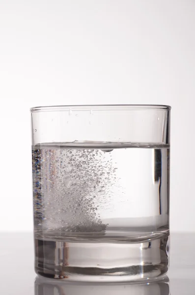 Su efervesan tablet — Stok fotoğraf