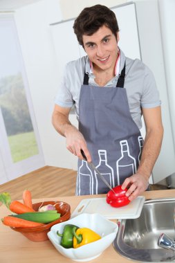 Mutfaktaki adam
