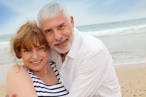 Porträtt av lyckliga äldre par — Stockfoto