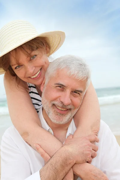 Retrato de feliz pareja de ancianos — Foto de Stock